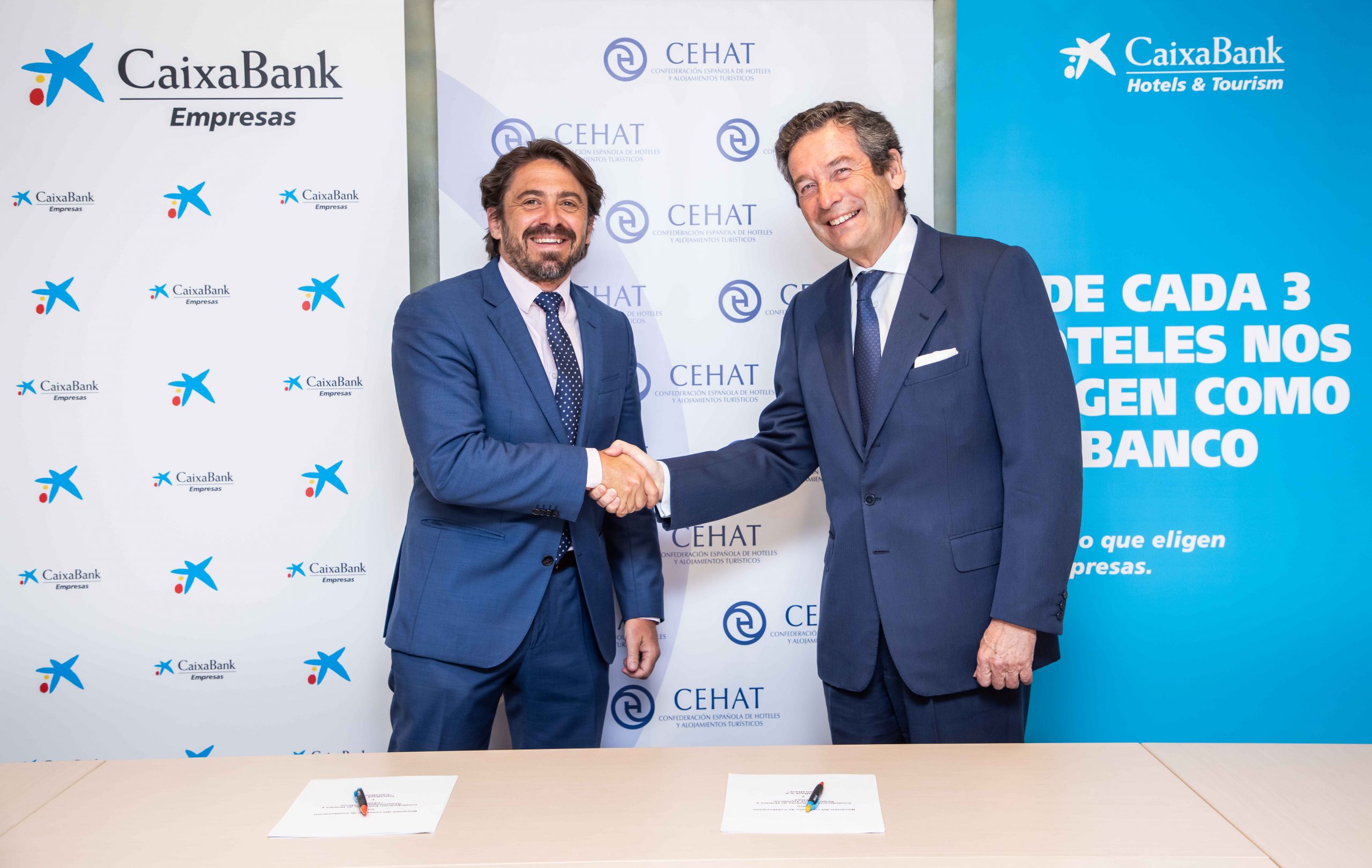 Jorge Marichal, presidente de CEHAT, y Luis Cabanas, director de Empresas de CaixaBank